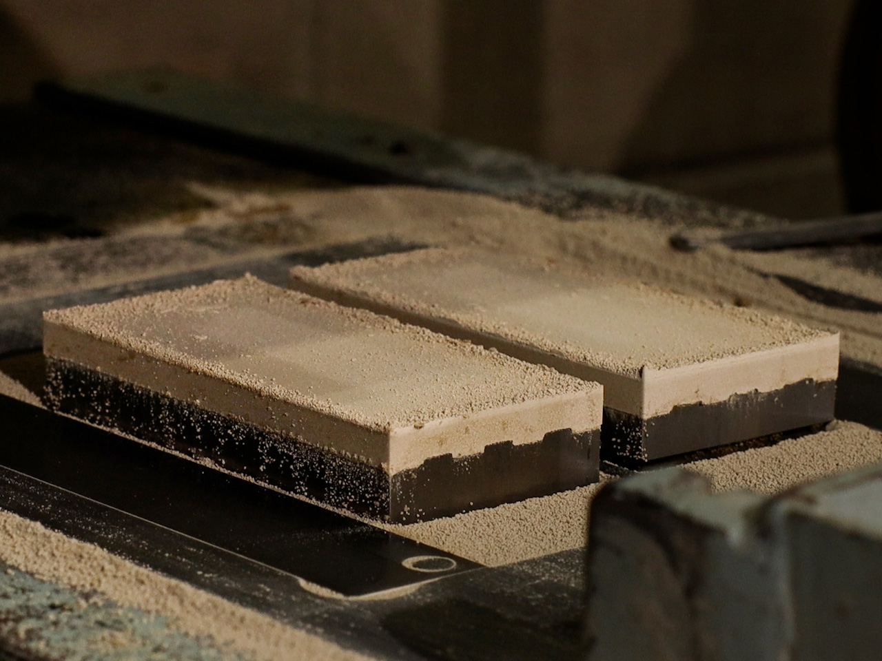 タイルのデザインを左右する！？原料の「可塑性」